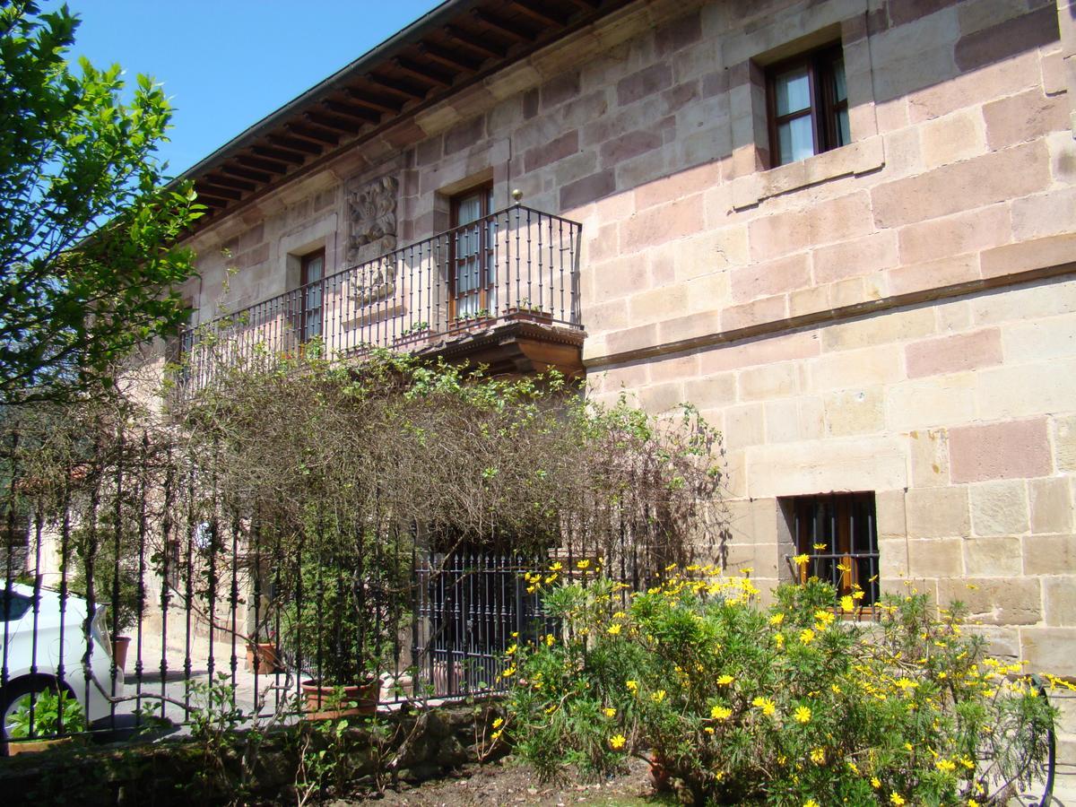 Affittacamere Casona De La Salceda Treceño Esterno foto