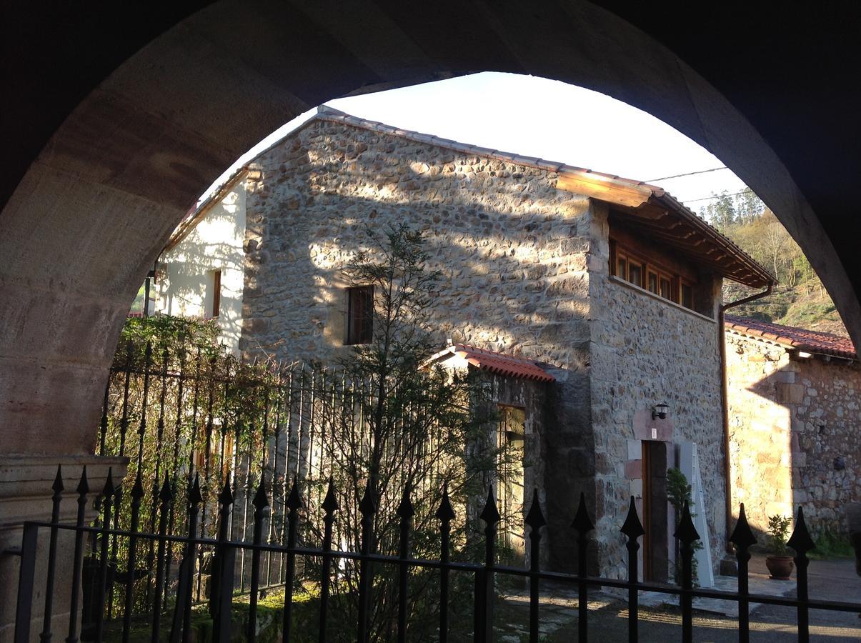 Affittacamere Casona De La Salceda Treceño Esterno foto