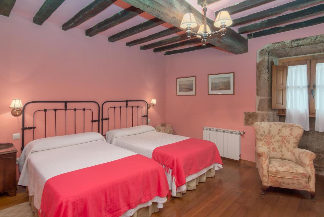 Affittacamere Casona De La Salceda Treceño Esterno foto